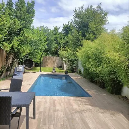 Du Bouscat Villa *